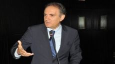 عامين ديال الحبس سورسي لعبد الرفيع زويتن رئيس مؤسسة روح فاس المنظمة للمهرجان الموسيقى الروحية ففاس و مصادرة ممتلكاته
