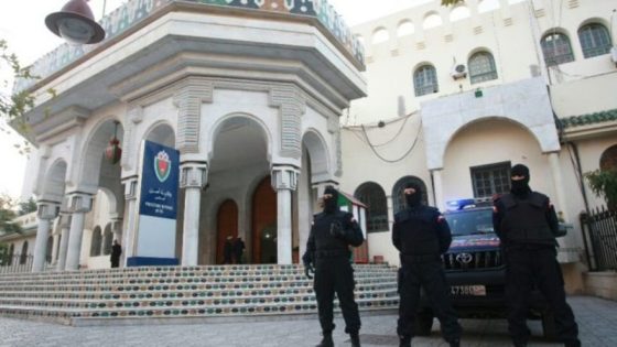 الديستي مازال محيحة على اوكار المخدرات في فاس و قادت البوليس لحجز 120 كيلو د الشـ.ـيرا و20 غرام د الكوكـ.ـايين فحي المسيرة بفاس
