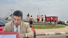 عنداك ا عمدة فاس تحتاج والديهم فالحملة الانتخابية ديالك . . . الصهد د فاس كيعري واقع المدينة واولاد الشعب كايغامرو فالنافورات و الوديان و عبد السلام البقالي ما مسوقش