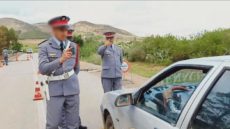 بسبب السرعة ، الجوندارم وقفوا شخص و جاتو سكتة قلبية و مات فالباراج