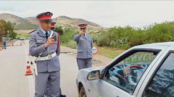 بسبب السرعة ، الجوندارم وقفوا شخص و جاتو سكتة قلبية و مات فالباراج