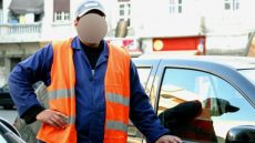 البوليس شدو كارديان باركينغ كيطلب من المواطنين 40 درهم مقابل تسطاسيوني الطوموبيل و تخليلو الساروت