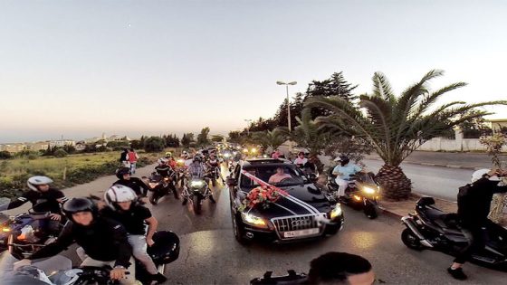خلاف بسيط يحول موكب زفاف لشجار عنيف