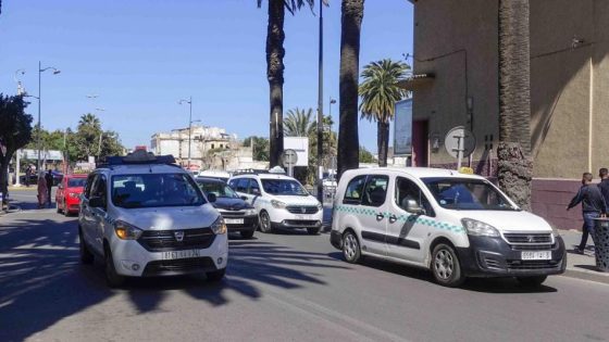 مهنيوا النقل كيحتجو قدام وزارة النقل واللوجيستيك وكيطالبو بتسوية عدد من الملفات العالقة