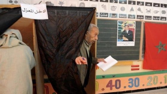 مطالب بتدابير حازمة لمنع إدخال الهواتف للمعازل الانتخابية حماية لسرية الاقتراع