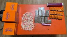 الجدارمية طيحوا 650 قرص إكستازي و750 غرام ديال الحشيش فمداهمة أمنية