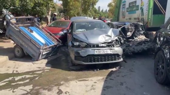 يا ربي السلامة : شاحنة لنقل النفايات تابعة لـ«ميكومار» بفاس تصطدم بعدد من السيارات بالحي الصناعي سيدي إبراهيم