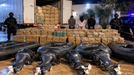 ضربة معلم : كثر من 4 طن ديال الحشيش وزوارق ومحركات بحرية.. تفاصيل عملية أمنية كبيرة بضواحي فاس قادتها الديستي و الفرقة الجهوية