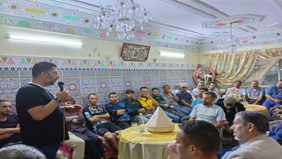 ها البرلمانيين اللي كايشرفوا البلاد… خالد العجلي مازال ما ارتاح من الحملة و بدا يعقد اللقاءات و ها هو يلتقي ساكنة عين النقبي بفاس في أجواء تواصلية مميزة