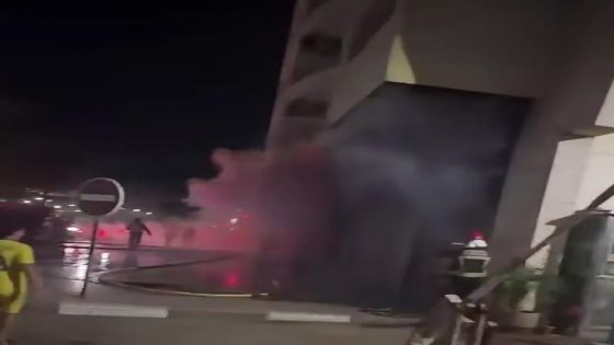 سكان إقامة أهل فاس خايفين على السلامة ديالهم من بعد ح.ريق فمحل الدراجات النارية وكيرفعو مطلب سحب الرخصة