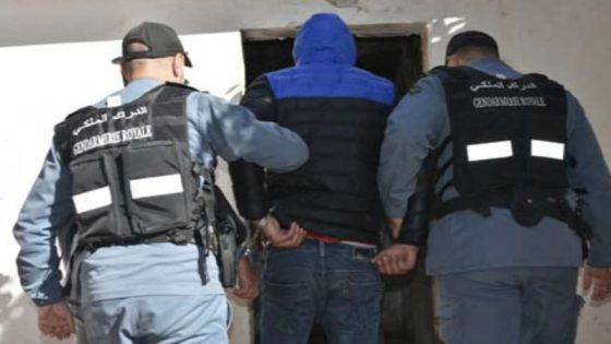 مبحوث عليه بأكتر من 240 مذكرة بحث فملفات المخد.رات كيطيح فقبضة الدرك